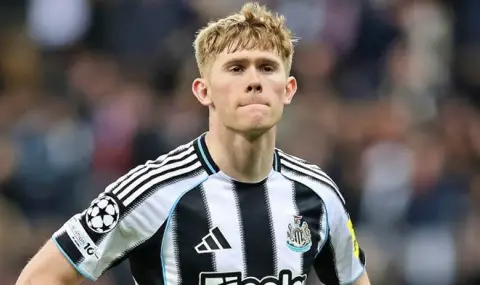 Manchester United eyeing a left-back for over £50m  - 1