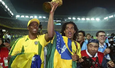 След Мондиал 2002 Роналдиньо станал неконтролируем - купонясвал вечер преди мачовете - 1