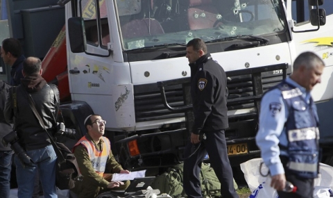 Палестинец атакува граничен пункт в Йерусалим - 1
