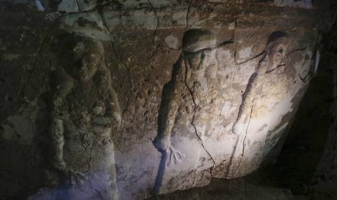 Тунелите на &quot;Ислямска държава&quot; водят към древен дворец - 1