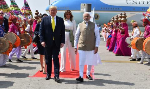 Доналд Тръмп пристигна в Индия - 1
