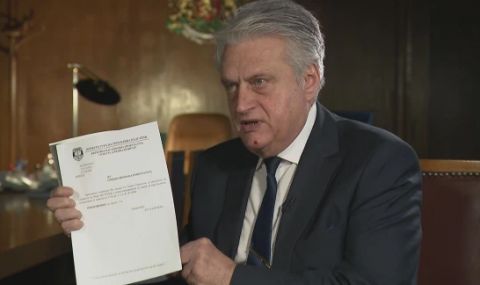 Рашков показа документите за досъдебното производство срещу Асен Василев - 1
