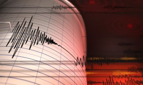 Земетресение с магнитуд 5.2 по Рихтер удари Индонезия - 1