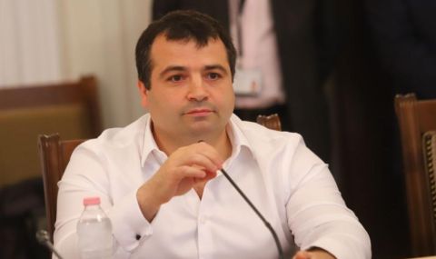 Бургаски депутат от ПП-ДБ обясни защо не е гласувал за кабинета „Денков-Габриел“ - 1