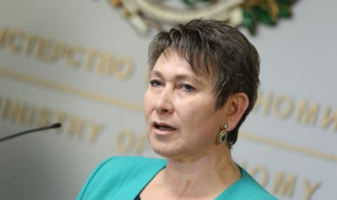Даниела Везиева иска нови оставки в ДКК - 1