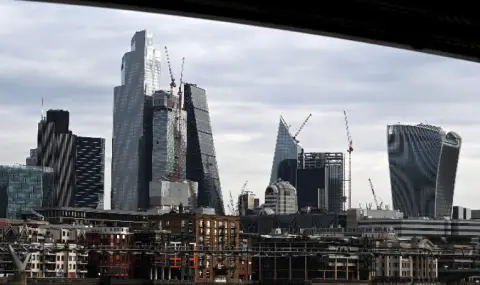 САЩ призоваха Лондон да не позволява изграждането на китайско посолство до "чувствителни" финансови центрове - 1