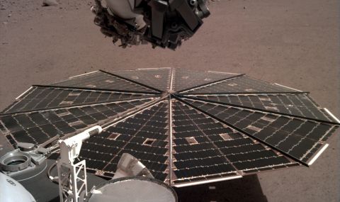 Апарат на НАСА оцеля в марсианска прашна буря - 1