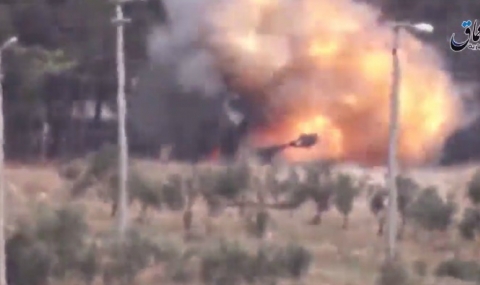 „Ислямска държава“ разрушава три турски танка (ВИДЕО) - 1