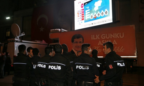 38 членове на „Ислямска държава“ арестувани в Турция - 1