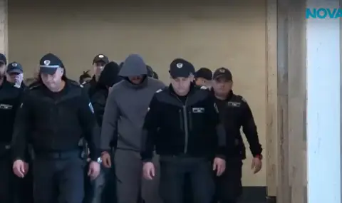 Седем души, обвинени в изнудване чрез бързи кредити, остават в ареста