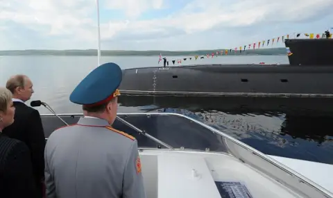 Русия се готви за война в океана! Владимир Путин пусна на вода нови ядрени подводници  - 1