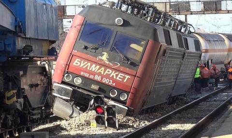 Няма пострадали при дерайлиране на товарен влак в Пловдив (СНИМКИ) - 1