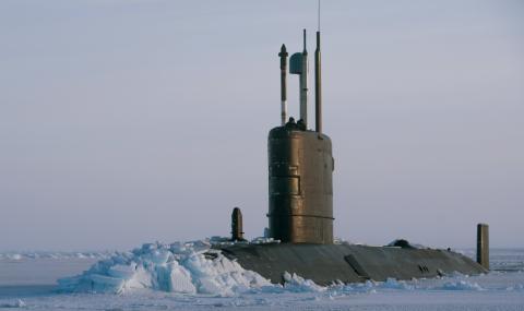 Ядрена подводница се размина на косъм с ферибот - 1