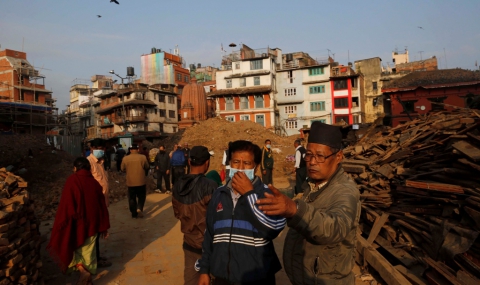 Над 6000 са жертвите след земетресението в Непал - 1