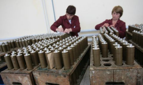 За часове отпушиха целия износ на българско оръжие - 1