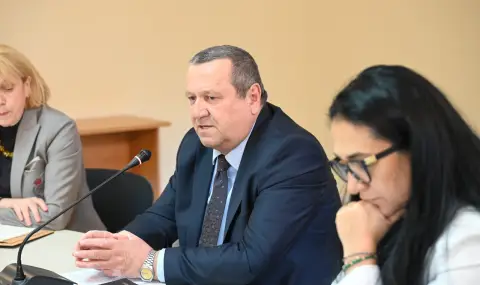 Министър Адемов: Трябва да вземем мерки хората с увреждания да гласуват свободно