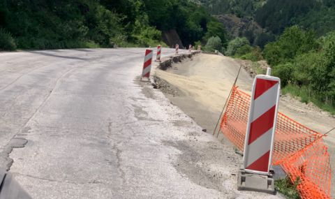 Новоремонтиран път в Петричко се нуждае от ремонт - 1