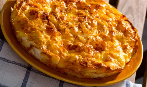 Рецепта на деня: Млечна баница с кашкавал - 1