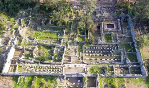 Археолози откриха църква от 5-и век с уникален надпис в древния град Олимпос, Турция - 1