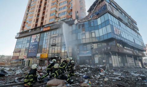 Укринформ: Снаряд удари жилищна сграда в град Буча - 1