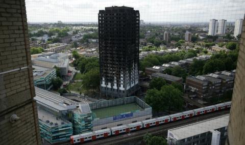 65 души в неизвестност след пожара в Лондон - 1