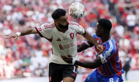 Ливърпул подготвя двоен удар, двама бранители са пред трансфер - 1