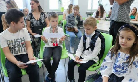 185 000 украински деца започват учебната година в Полша - 1