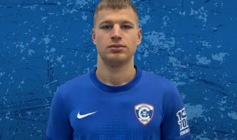 Борис Иванов подсилва защитата на Спартак Варна   - 1