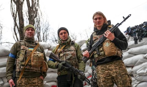 Украйна: Руски войски частично се изтеглят, понесли са големи загуби - 1