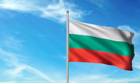 17-годишен запали българското знаме - 1