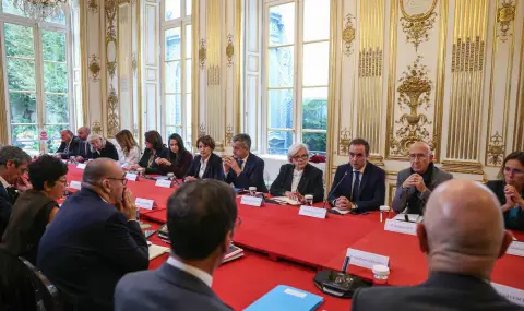 Френският парламент гласува два вота на недоверие срещу новото правителство - 1