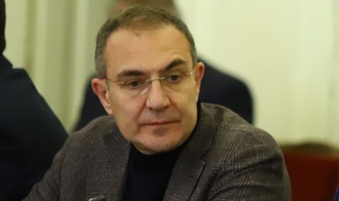Борислав Гуцанов пред ФАКТИ: Надявам се да има лидерски дебат за формирането на кабинет - 1
