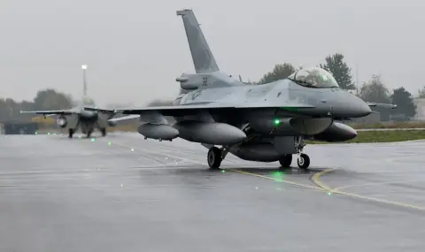 Още два самолета F-16 Block 70 пристигнаха в България - 1