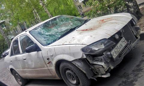 Руснак разби Mazda с голи юмруци - 1