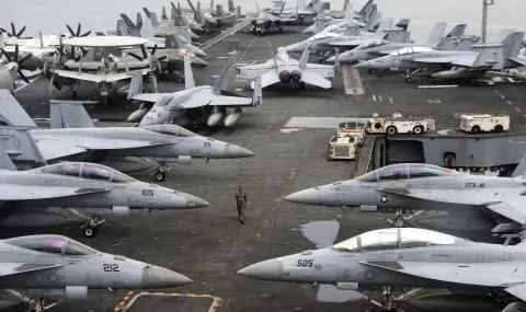 Американският самолетоносач "Нимиц" зави на запад и се насочи към Близкия изток - 1