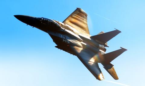 Впечатляващи маневри на F-15 (ВИДЕО) - 1