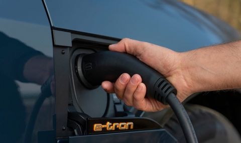 Великобритания спира субсидиите за автомобили на ток над 40 хиляди евро - 1