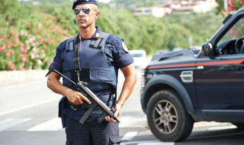 Стрелба в Рим, убити са две деца и мъж - 1