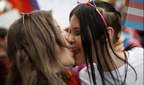 Сърбия отмени провеждането на гей парад - 1