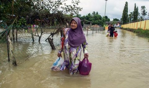 40 хиляди души са напуснали домовете си заради наводненията в Малайзия - 1