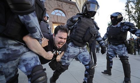 Най-малко 182 арестувани по време на протести в подкрепа на Навални - 1
