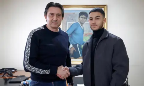 Левски подписа професионален договор със сина на Бабангида - 1