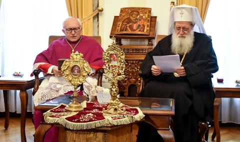 Патриарх Неофит получи мощите на Свети Климент Папа Римски и Свети Потит снимка #7