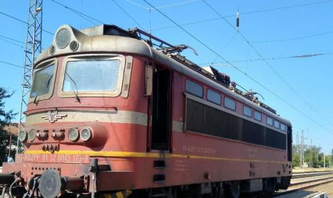 Влак отнесе джип край Разград - 1