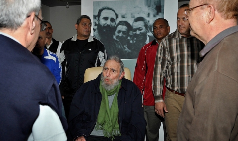 Фидел Кастро направи първа публична поява след близо година отсъствие - 1
