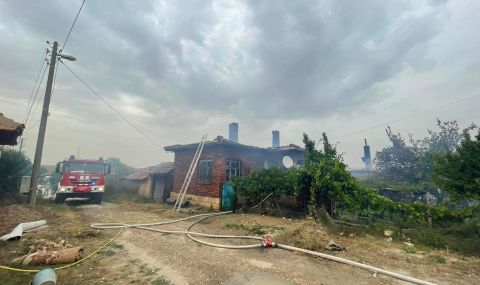 Мъж запали съседска къща в Цани Гинчево - 1