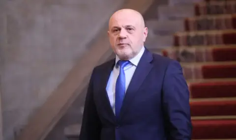 Дончев: Разполагаме с 4,8 млрд. лева за енергийно обновяване на жилищни сгради - 1