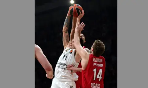 Везенков и Олимпиакос смачкаха Реал Мадрид и оглавиха Евролигата - 1