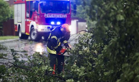 Транспортен хаос в Германия заради ураганни ветрове - 1