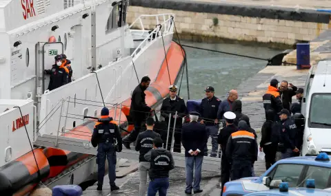 2160 мигранти са акостирали в Италия от началото на годината - 1